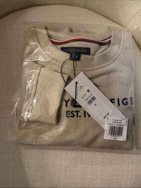 Tommy Hilfiger Cream Crewneck Sweatshirt with Navy Trim